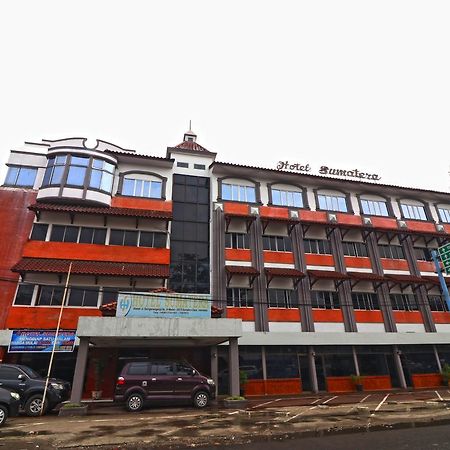 Hotel Sumatera Medan Exterior photo