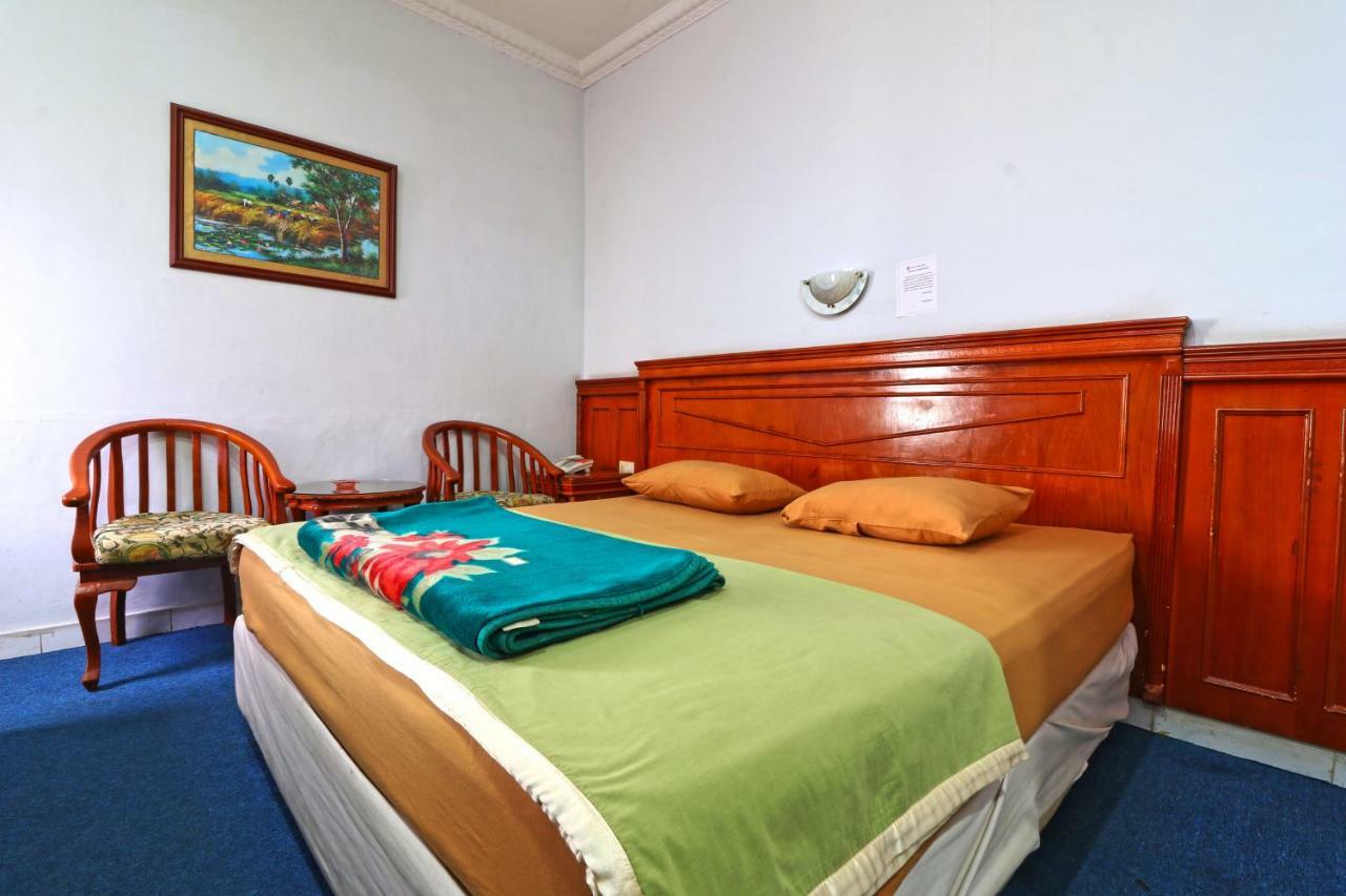 Hotel Sumatera Medan Exterior photo