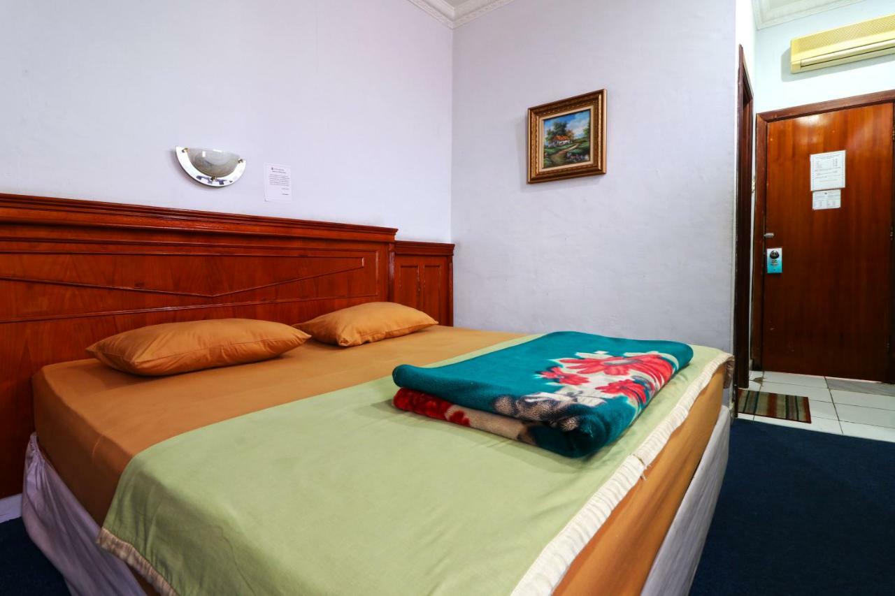 Hotel Sumatera Medan Exterior photo